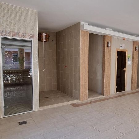 Relax Wellness Studio Hajduszoboszlo Apartment Exterior photo