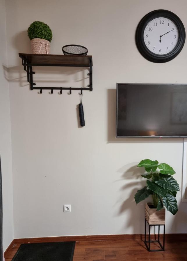 Relax Wellness Studio Hajduszoboszlo Apartment Exterior photo