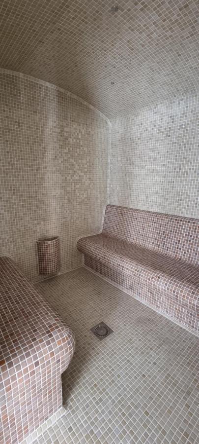 Relax Wellness Studio Hajduszoboszlo Apartment Exterior photo
